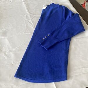 Sweater, Royal Blue, v-neck
Chico size 1, pit-pit 18”, shoulder to hem 24-1/2”